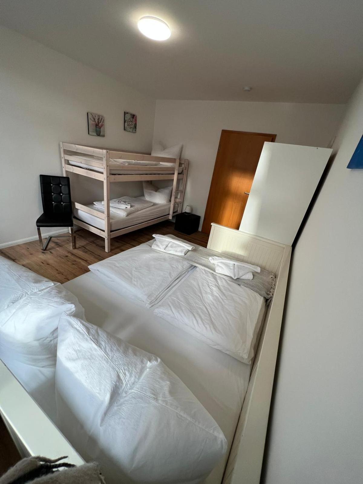רוסטוק Apartment Bernstein Ruhig, Familienfreundlich Mit Garten מראה חיצוני תמונה