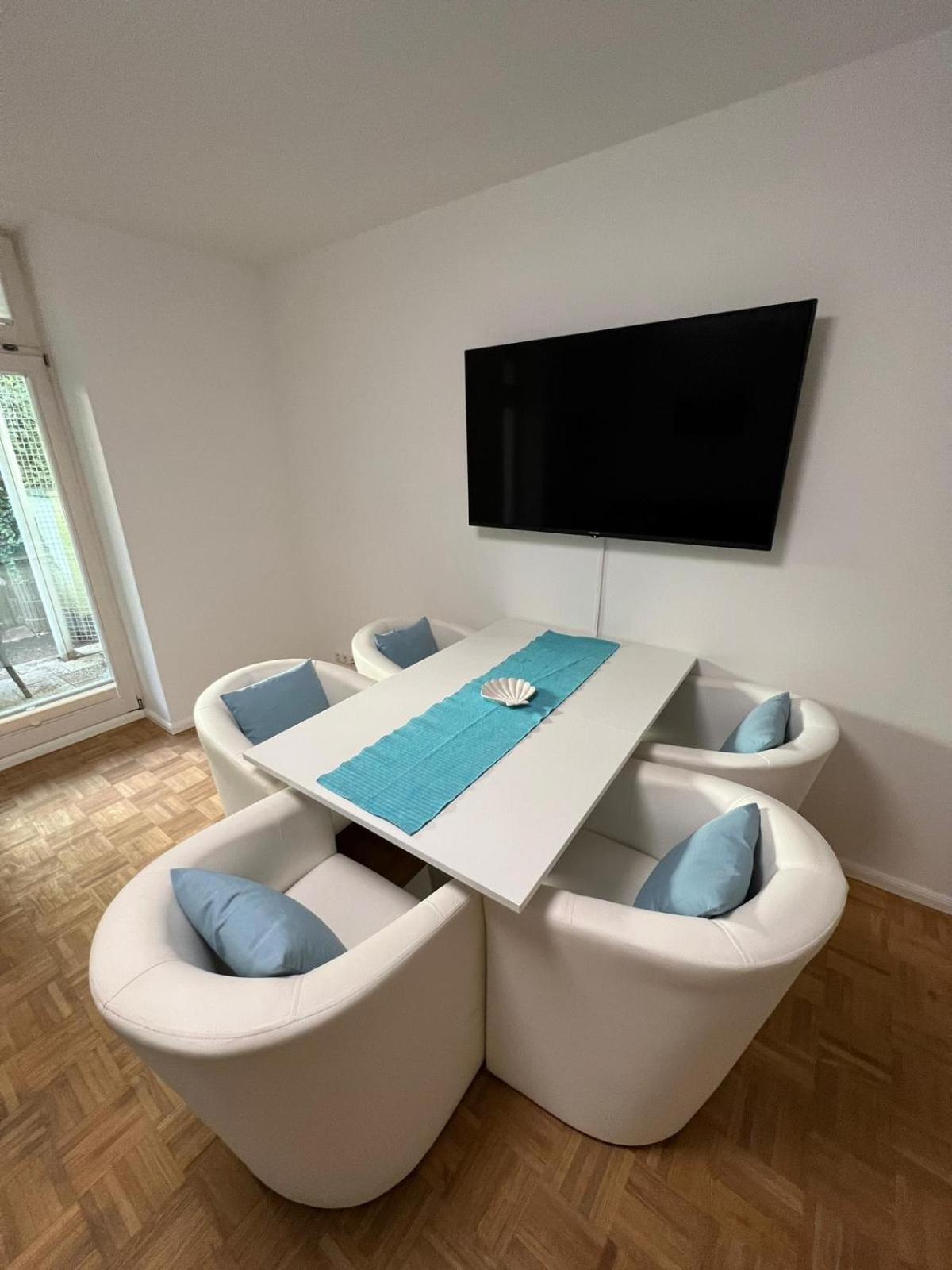 רוסטוק Apartment Bernstein Ruhig, Familienfreundlich Mit Garten מראה חיצוני תמונה